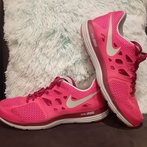 Nike dual fusion